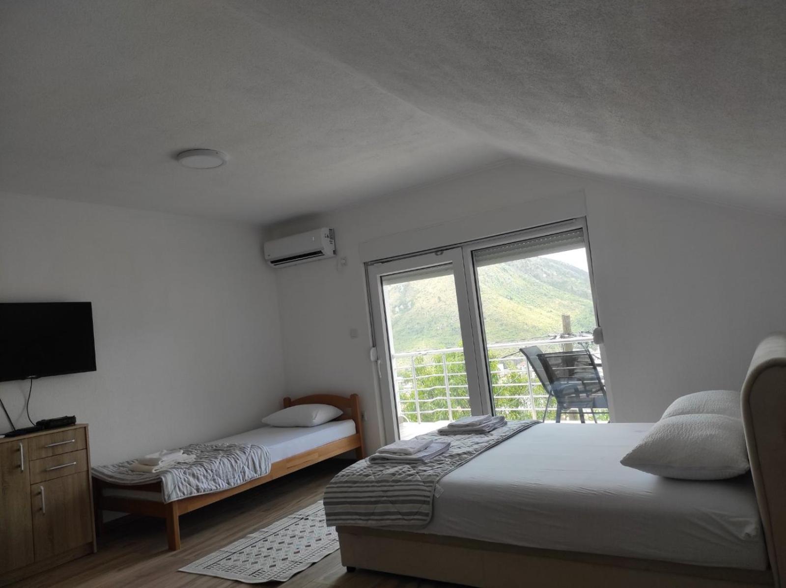 View Of The City - Studio Apartment 2 莫斯塔尔 外观 照片